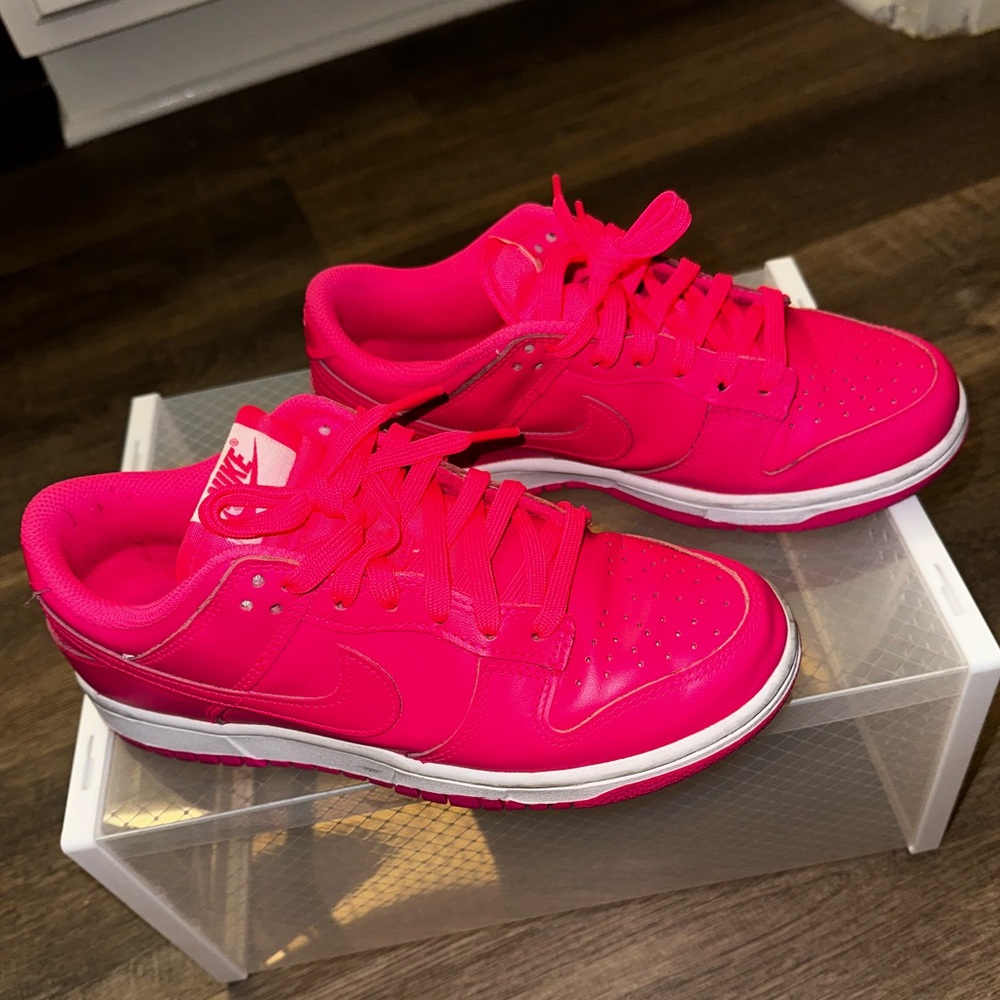 Nike Dunk Low Hyper Pink